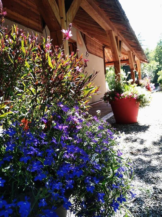 Hotel Restaurant Gites Les 5 Saisons Freissinieres Exterior photo