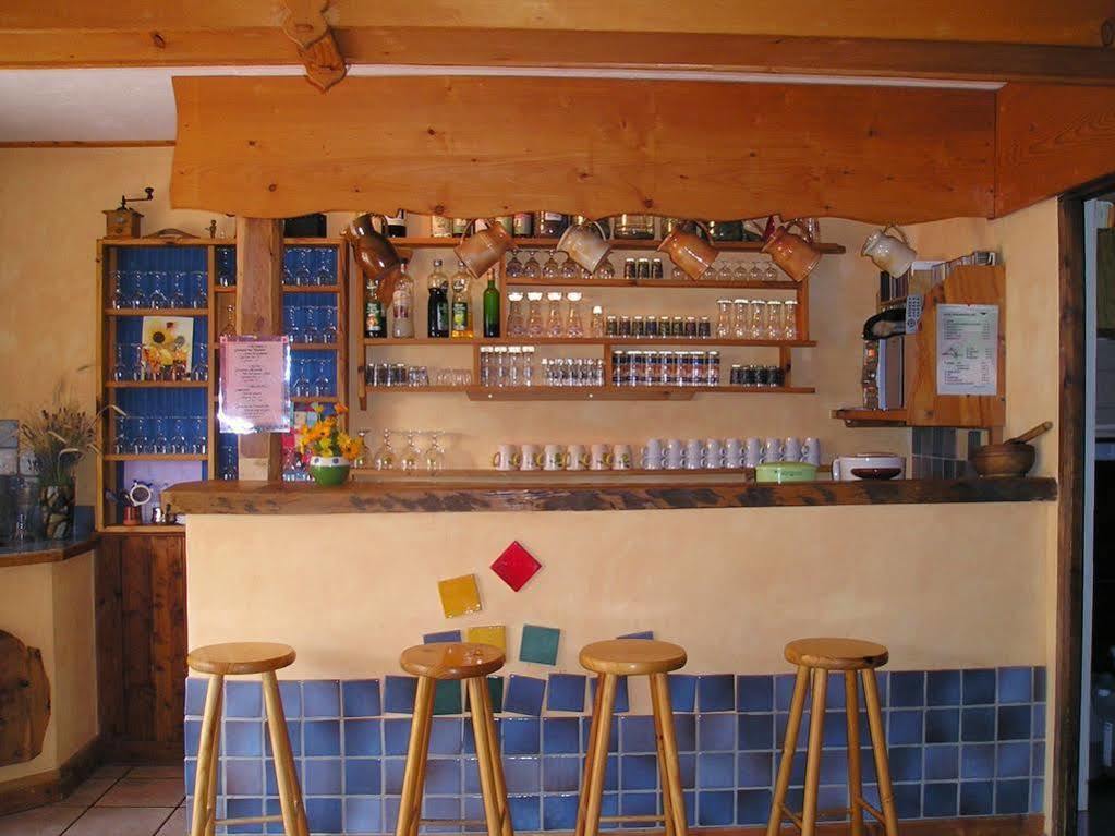 Hotel Restaurant Gites Les 5 Saisons Freissinieres Exterior photo